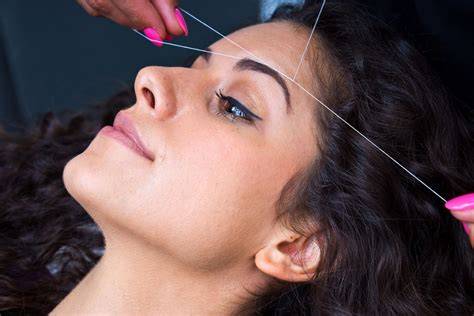 Eyebrow threading process infographic