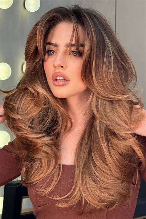 Long layered hair movement infographic